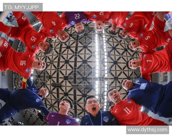 炫酷足球球星新年壁纸,点燃你对2025年赛季的热情与期待