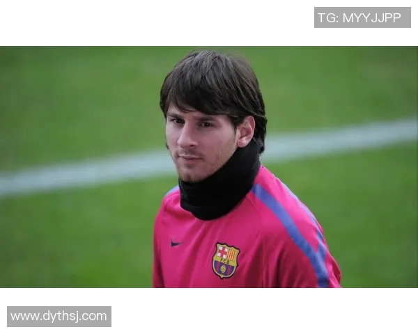 足球巨星风采尽现高清海报集展示全球球员荣耀瞬间